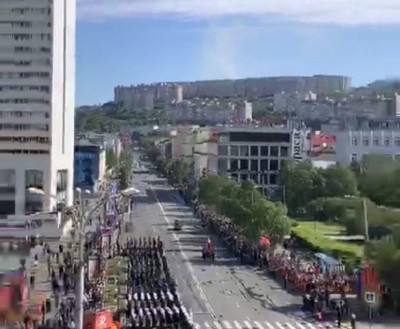 Запись онлайн-трансляции Парада Победы в городе-герое Мурманске