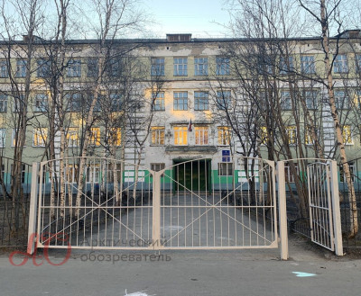 Видео: лучшая школа России из Мурманска скрылась за обветшалым фасадом