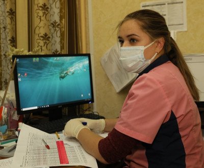 Как будут работать поликлиники и стоматологии в новогодние праздники?