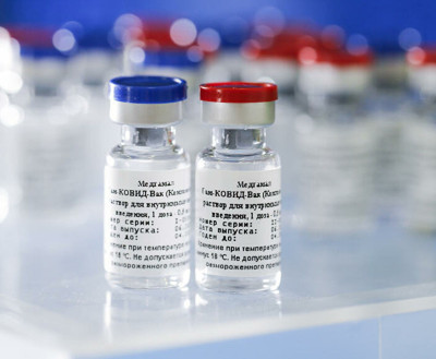 Госслужащих и бюджетников обязали вакцинировать от коронавируса