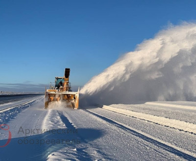 ФОТО ДНЯ: Снегоочиститель в аэропорту «Мурманск»