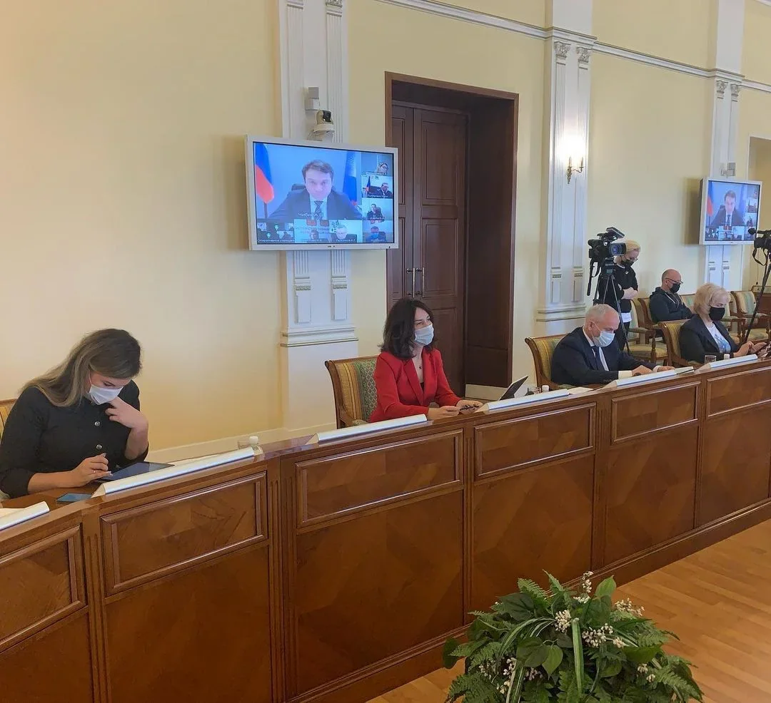 Вице-губернаторы Ольга Кузнецова и Елена Дягилева – одни из немногих, кто по-прежнему в команде Андрея Чибиса