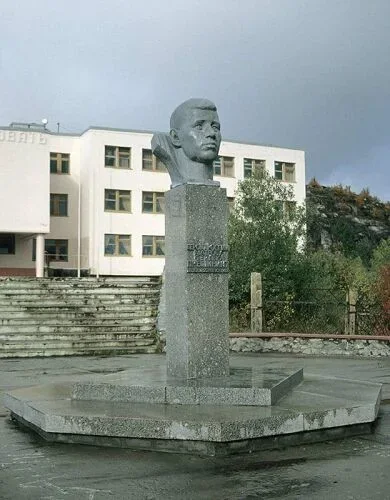 Памятник Сергею Преминину в Гаджиево
