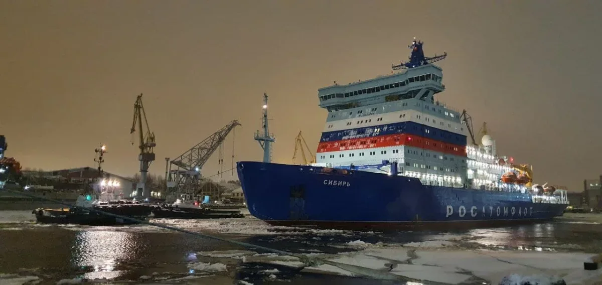 ФОТО ДНЯ: Ледокол Сибирь покинул Петербург и взял курс на Мурманск