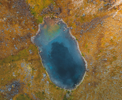 ФОТО ДНЯ: Безымянное озеро недалеко от перевала Географов в Хибинах