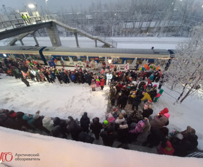 Поезд Деда Мороза прибыл в Мурманск