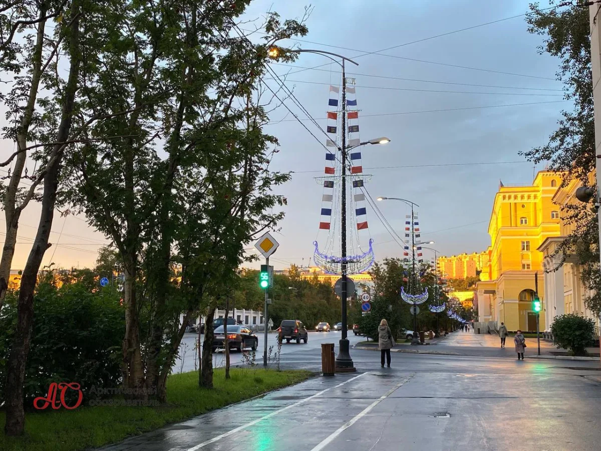 Мурманчане обратили внимание, что свет на улицах города горит даже тогда, когда светло.