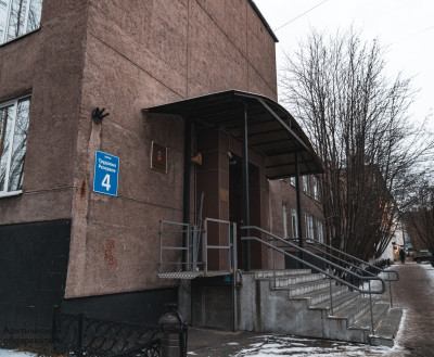 Мурманским школам не хватает денег на комуналку, а их заставляют покупать настольные игры