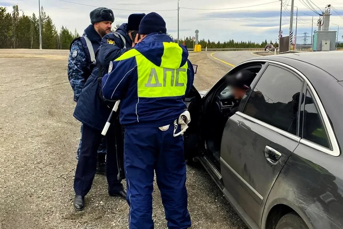 В Апатитах автоинспекторы и приставы едва не забрали машину у злостного нарушителя